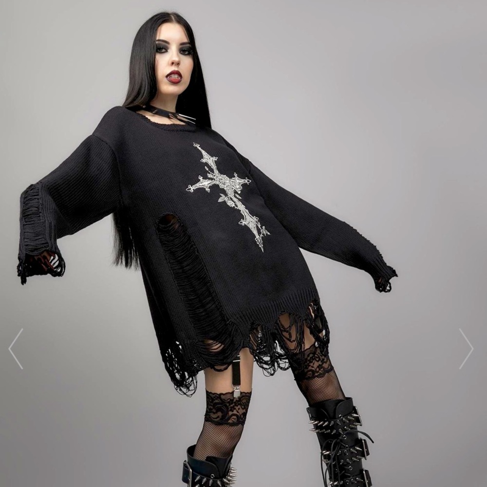 NWT Distressed Widow Sweater 🕷